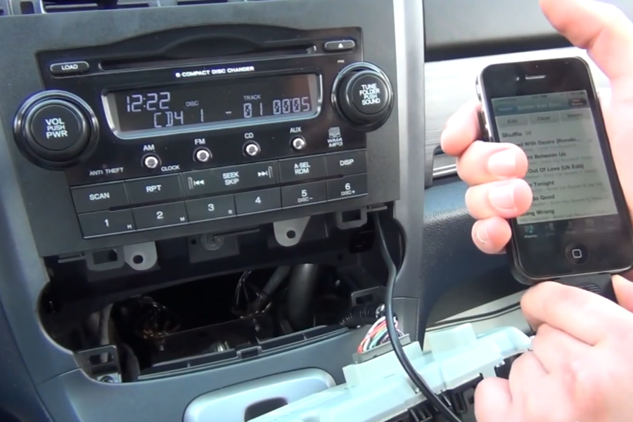Bluetooth and iPhone/iPod/AUX Kits for Honda CRV 2007